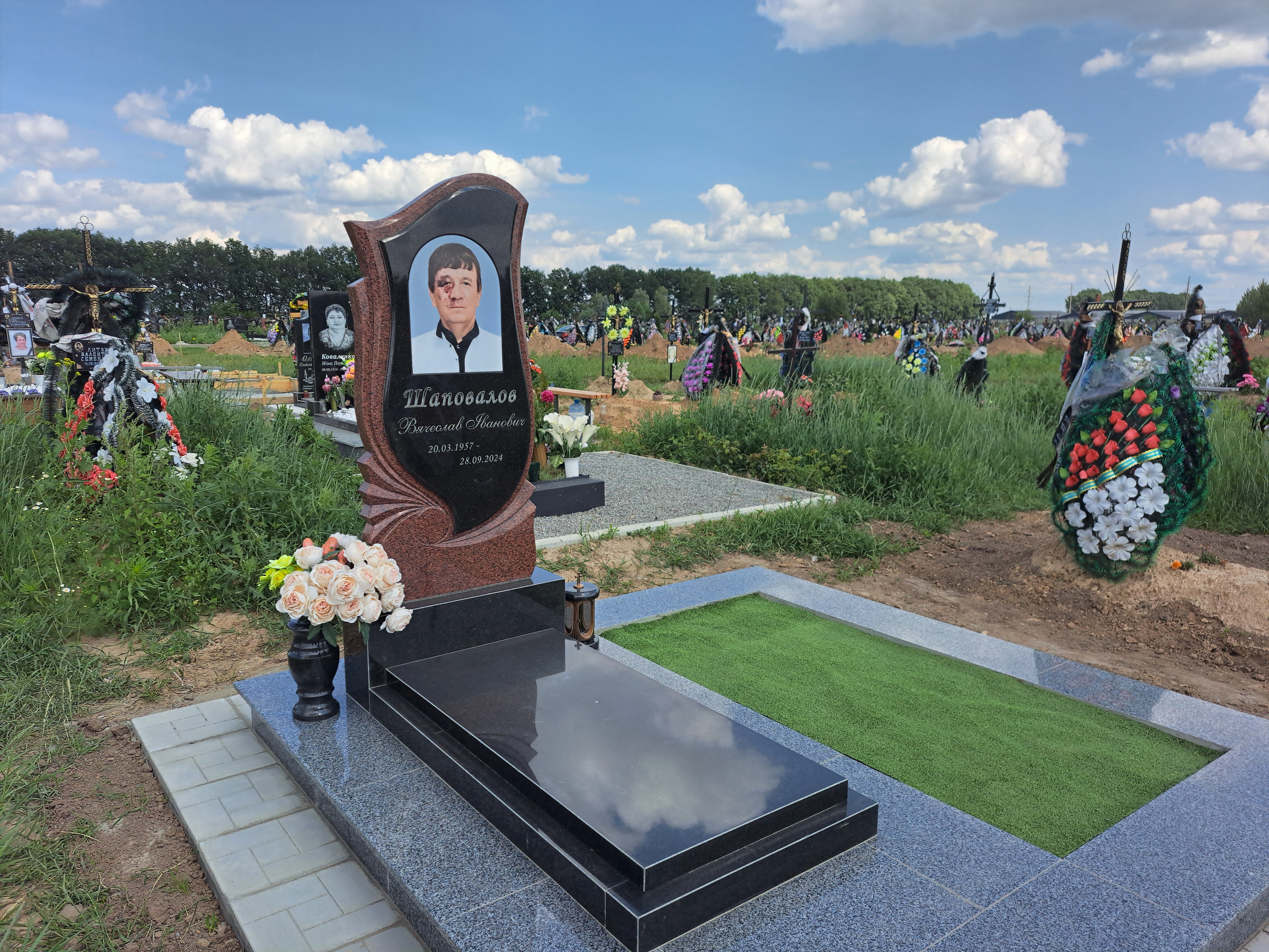 Виріб з граніту